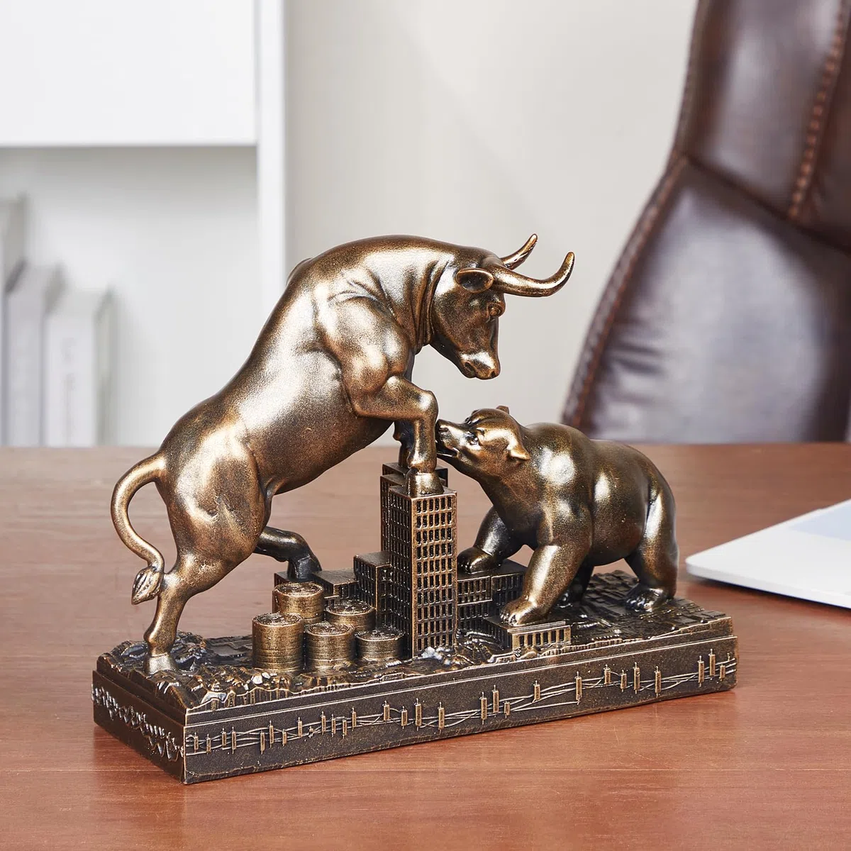Statua di toro e orso,Decorazione da tavolo astratta in resina, decorazione del mercato azionario,Un regalo per gestori di investimenti e investitori.