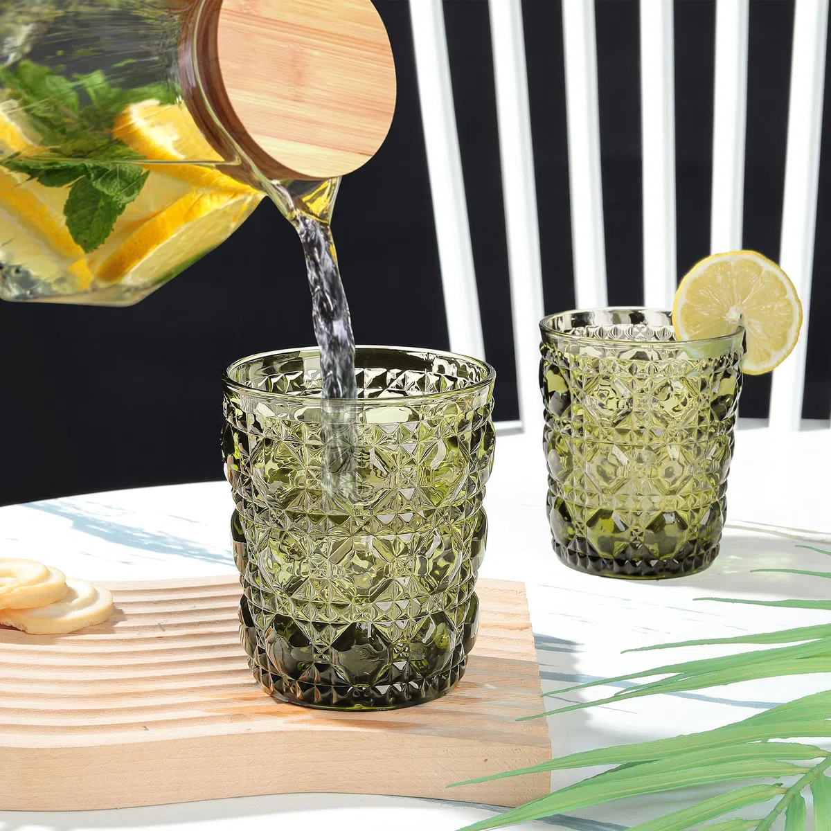 Joeyan 32cl Bicchieri da Acqua in Vetro Colorati, Set di 6 Verde Tumbler Basso con Gemme Rilievo, Design Moderno, Idea Regalo Per Matrimoni, Feste e Casa Nuova, Lavabile in Lavastoviglie