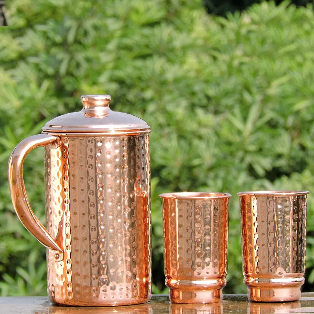 ANCIENTIMPEX Set di brocca e bicchieri in rame puro ayurvedico - Caraffa con design martellato e 2 bicchieri