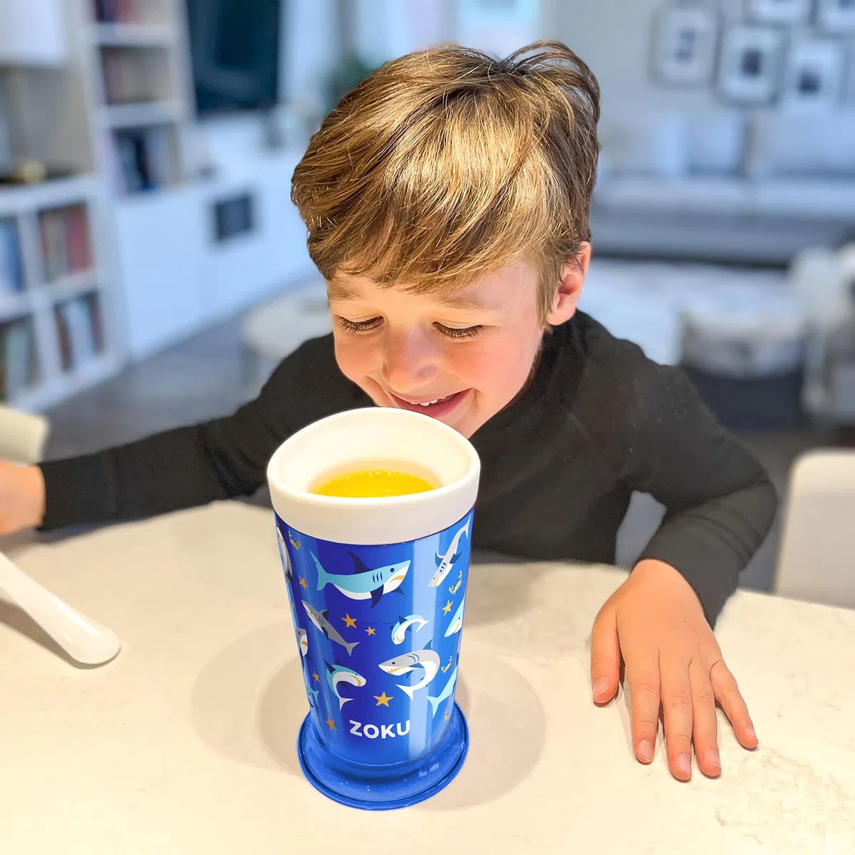 ZOKU Original Slush and Shake Maker, tazza per granite di granite fatte in casa, monodose, frullati di frutta e frappè in pochi minuti, senza BPA, squalo