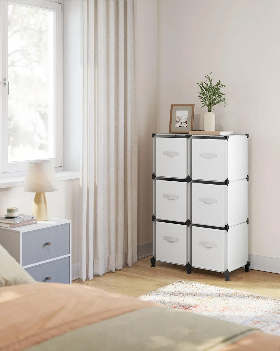 SONGMICS Scaffale Componibile a Cubi con Scatole Portaoggetti di Tessuto, Armadio Modulare a 6 Scomparti, Personalizzabile, Espandibile, Salvaspazio, Camera da Letto, Bianco Nuvola LPC062W06