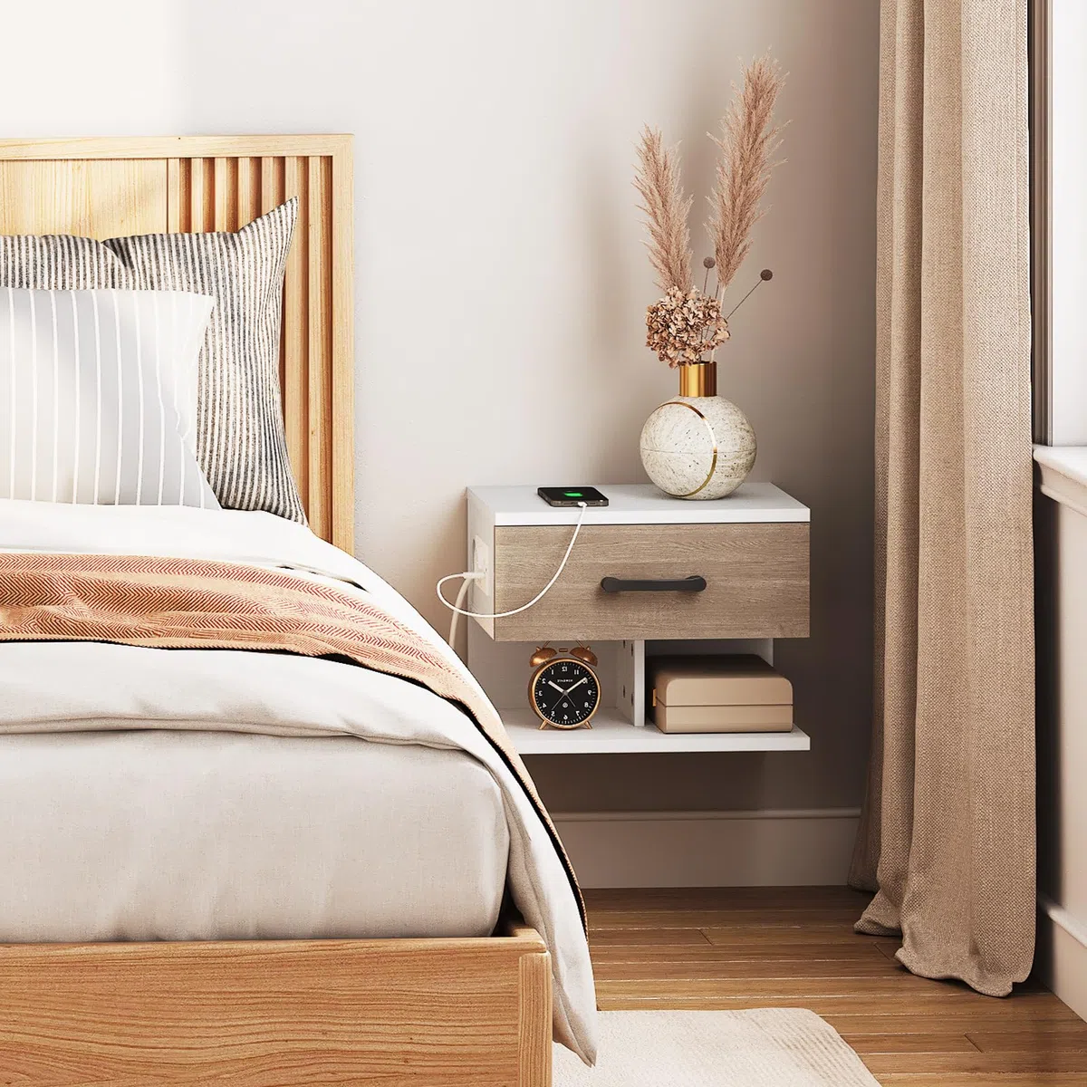 HOOBRO Comodino Sospeso, Comodino da Parete con Stazione di Ricarica e Cassetto, 1 Presa Standard e 2 Porte USB, 2 Opzioni di Montaggio, per Camera da Letto, Bianco e Grigio Anticato EWG127CBZ01