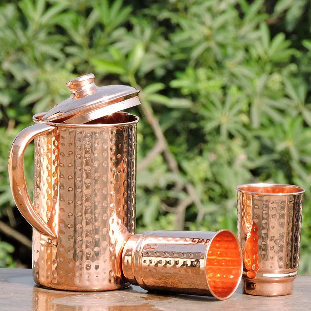 ANCIENTIMPEX Set di brocca e bicchieri in rame puro ayurvedico - Caraffa con design martellato e 2 bicchieri