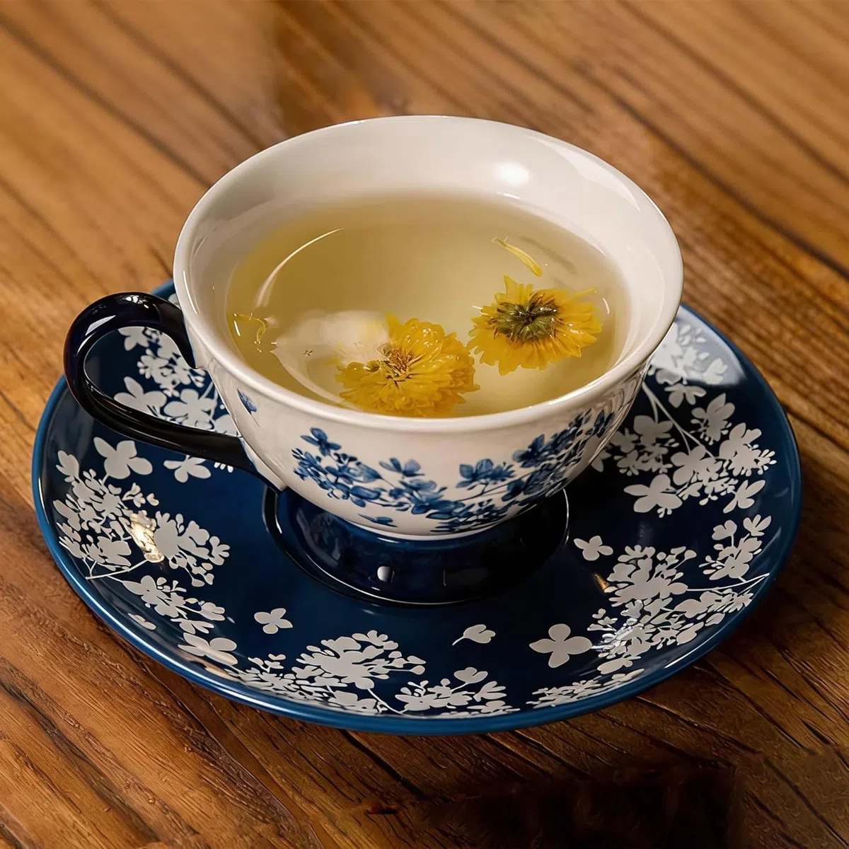fanquare Elegante Set Tazzina da Caffè e Piattino in Porcellana 220ml,Tazza da Tè Vintage con Motivo Floreale Blu marino e bianco Servizio da Tè Pomeridiano Elegante per Casa e Ufficio