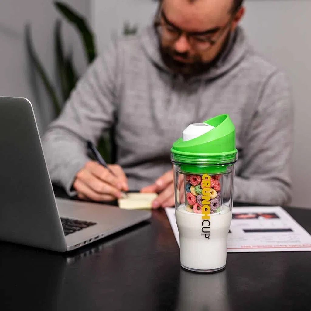 CRUNCHCUP XL - Bicchieri Portatili in Plastica per Cereali e Latte, Contenitore per Colazione in Viaggio, Non Richiede Cucchiaio o Ciotola