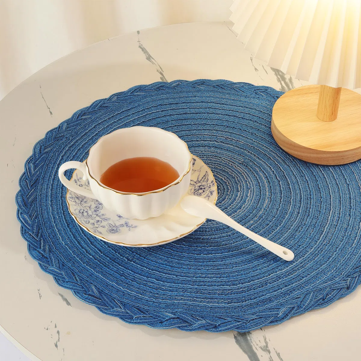 fanquare Set di 8 Tovagliette Rotonde Intrecciate Resistenti al Calore per la Tavola da Cucina 38 cm Tovagliette Rotonde Lavabili Blu