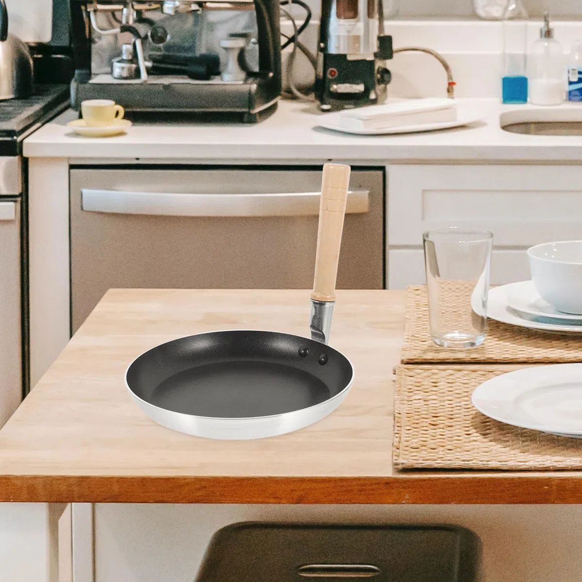 Padella Piccola le Uova in Alluminio Antiaderente Pratica e Riscaldamento Uniforme Manico in Legno per Uso Domestico in Cucina