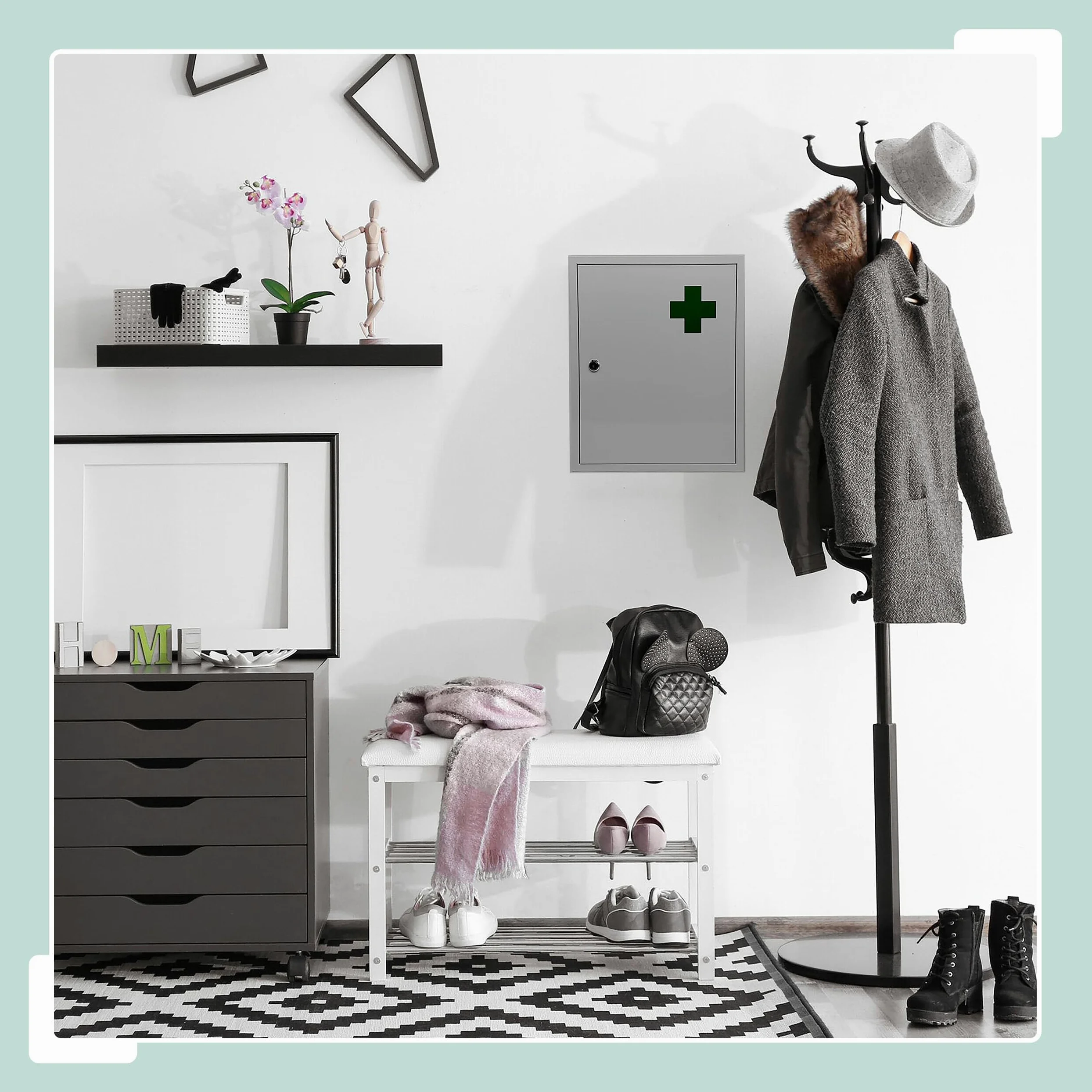 Armadietto Medico Relaxdays, con Serratura, 5 Scomparti, H x L x P: 43 x 35,5 x 8 cm, per medicinali, Bianco/Verde