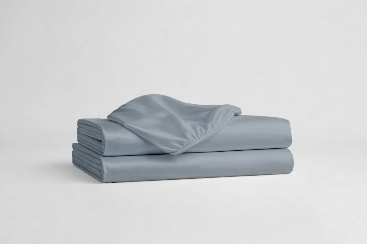 Dorian Home - Lenzuolo Sotto Matrimoniale 180x200 con Angolo 33 cm in 100% Raso di Cotone 300 Fili, Lenzuolo Sotto con Elastico, veste anche Materassi Alti