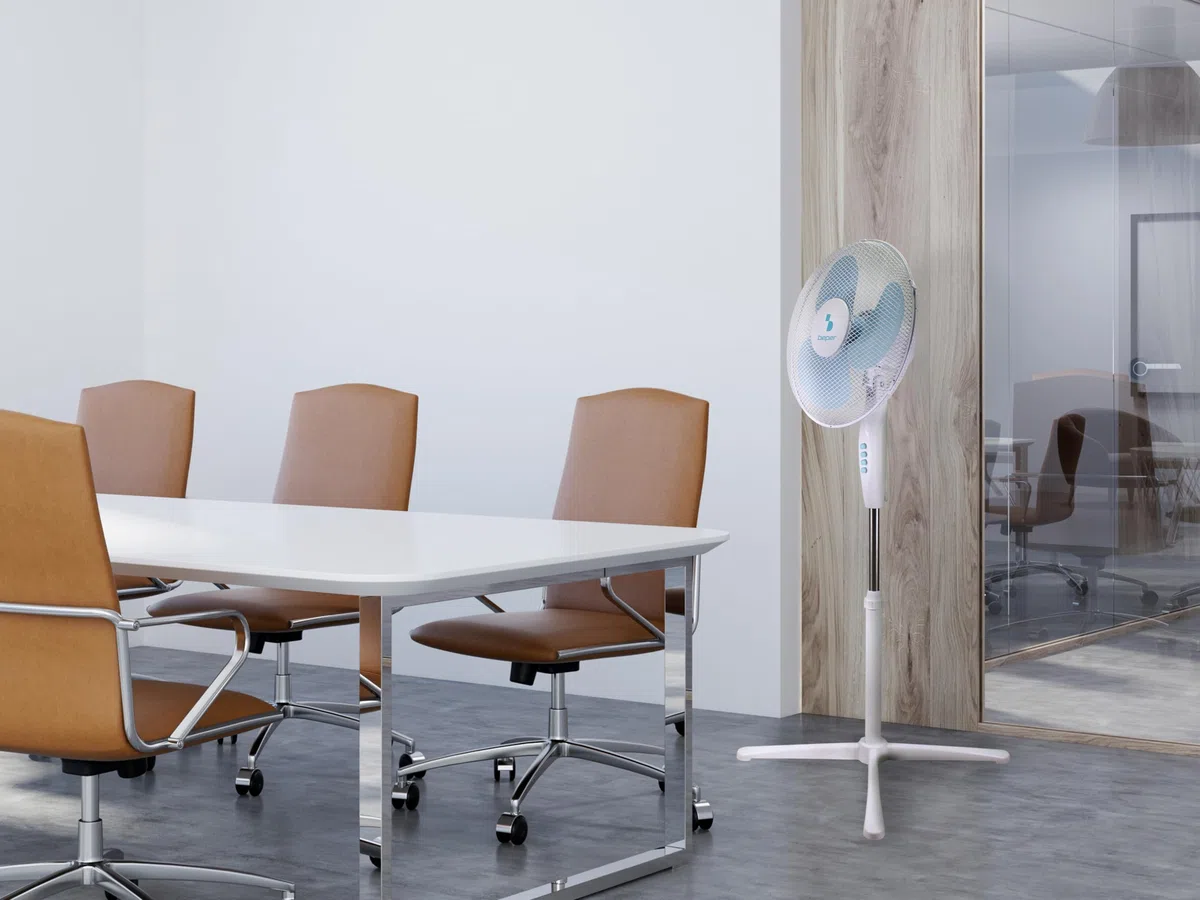 BEPER P206VEN103 Ventilatore a Piantana 3 Pale, Altezza Regolabile fino a 125cm, 3 Velocità, Oscillazione Automatica, Montaggio Facile Senza Utensili, Griglia 40cm in Acciaio, Base a Croce, 40W