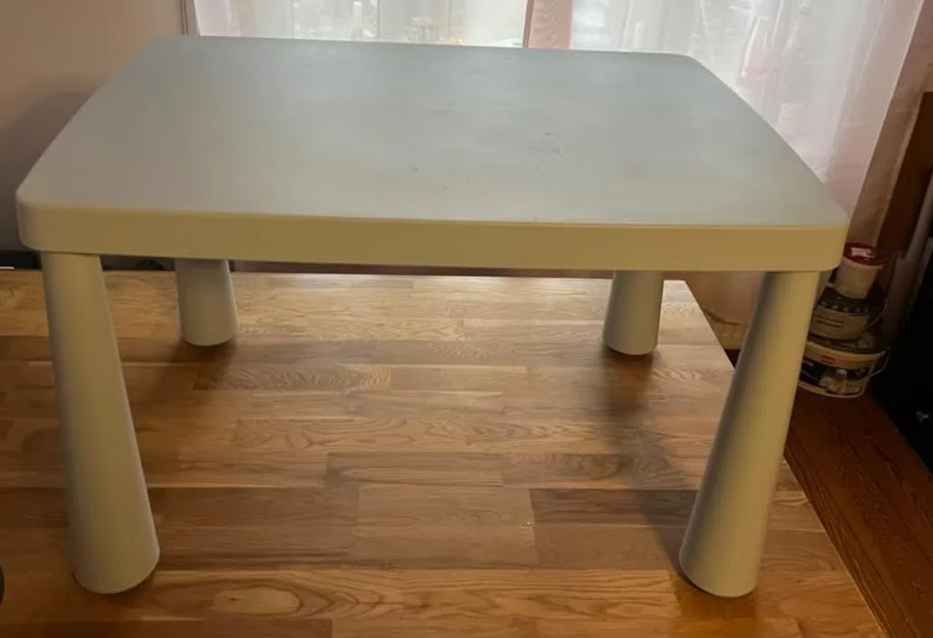 Ikea MAMMUT Tavolo per bambini, interno/esterno, 77x55 cm [bianco]