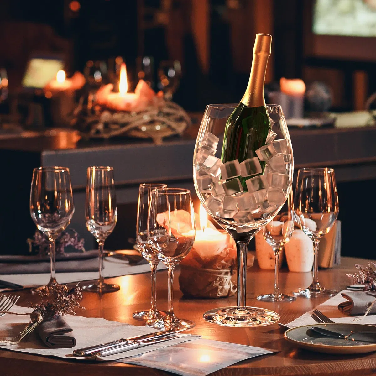 NiHome Bicchiere da vino gigante soffiato a mano da 2400 ml per celebrazioni e riunioni, 15 "alto 4.5" bocca design italiano grande capacità cristallo temware, elegante vetro senza piombo ecologico