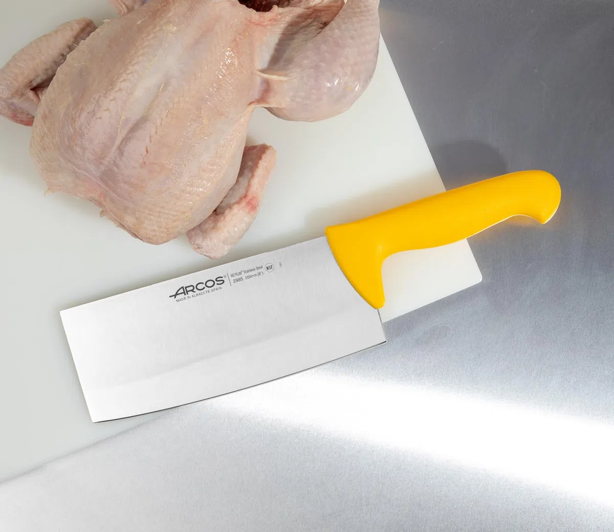 Arcos Serie 2900, Mannaietta Mannaia da Cucina Coltello Scannare Coltello Macellaio, Lama Acciaio Inossidabile NITRUM 200 mm, Manico Polipropilene, Colore Giallo