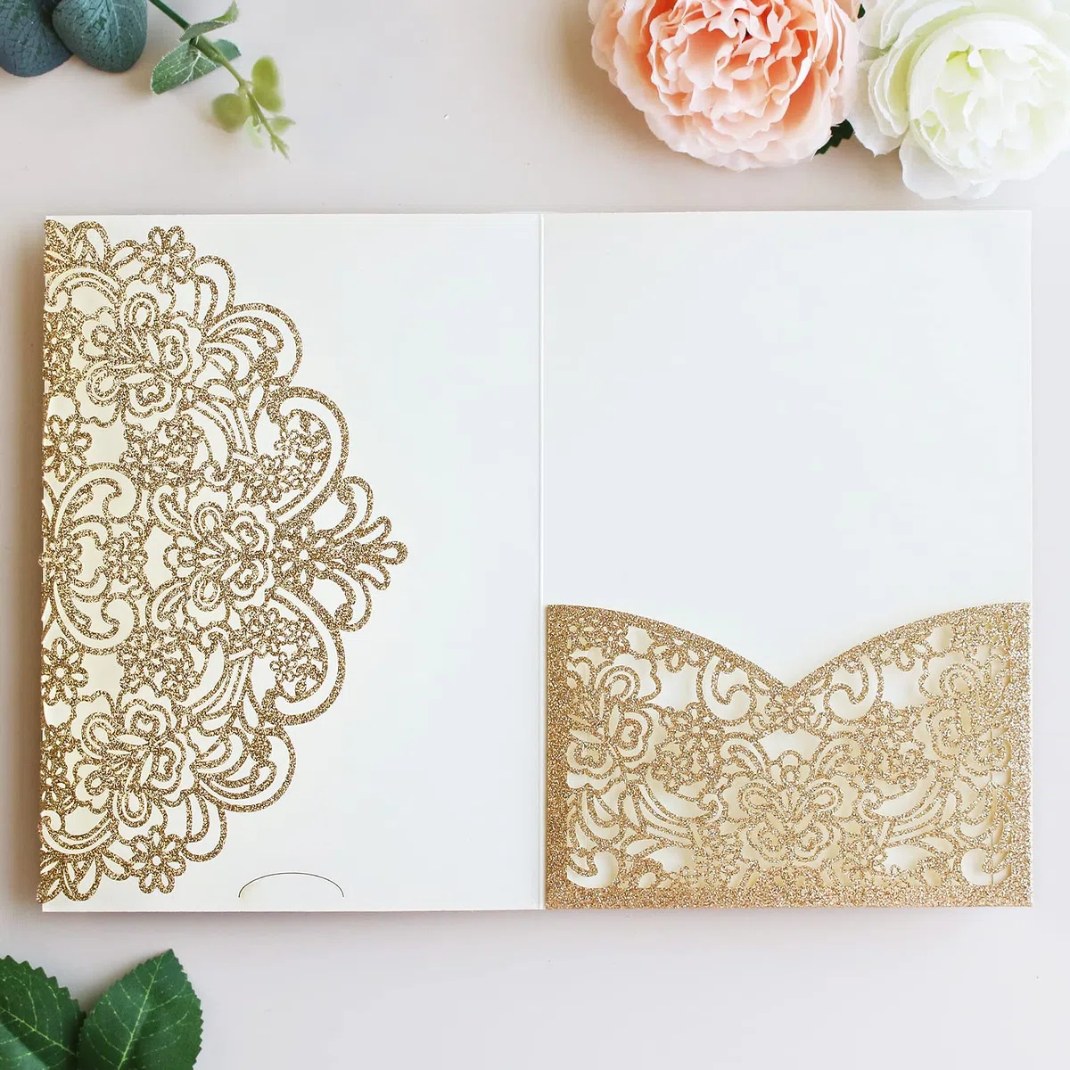 Hosmsua 20pz Oro Glitter Invito di Nozze, Triplo Piegamento Taglio Laser Flora Biglietto d'invito con Cartolina di Conferma e Buste per Matrimonio e Anniversario, Compleanno