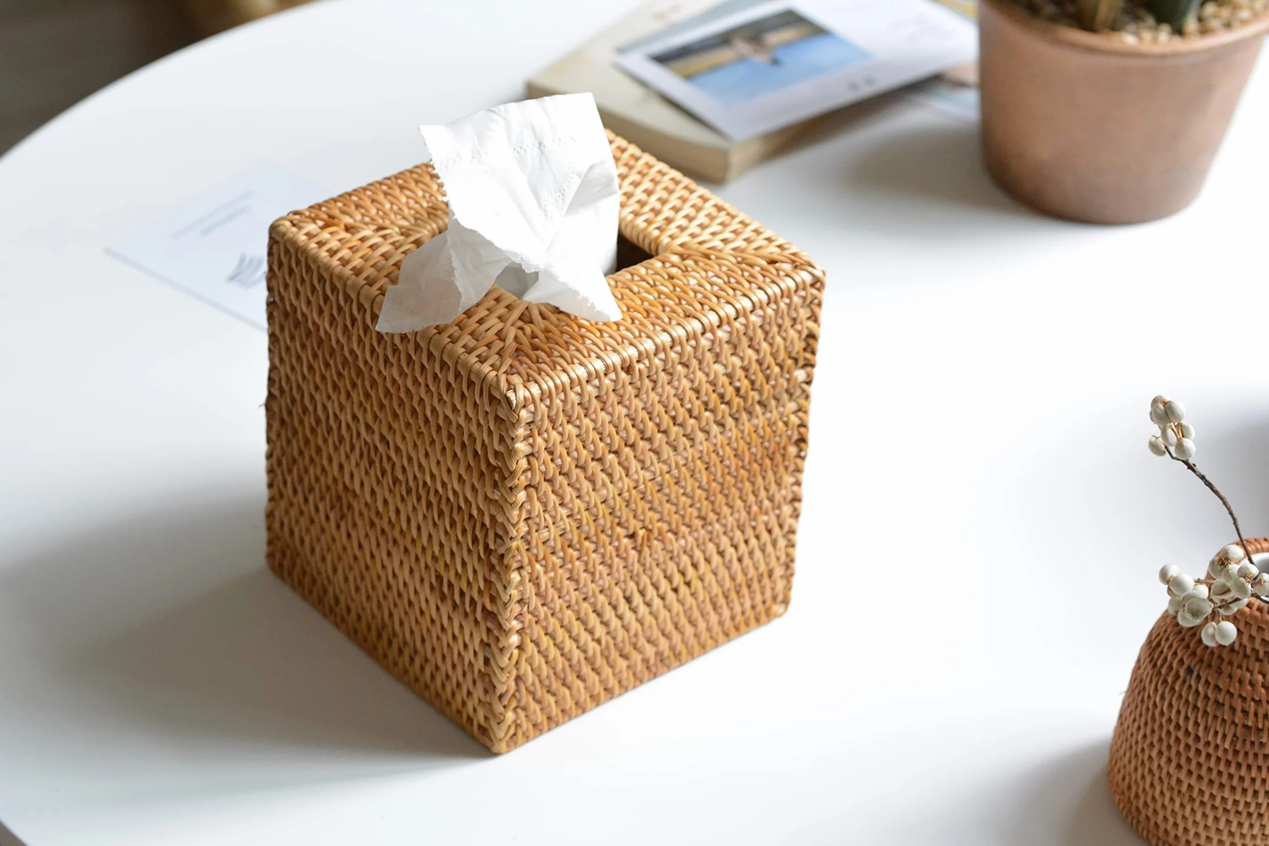 Scatola per fazzoletti in Rattan Quadrato, Scatola per Salviette in Vimini per Casa Ufficio Bagno,14,5 x 14,5 X 14,5 cm, Giallo