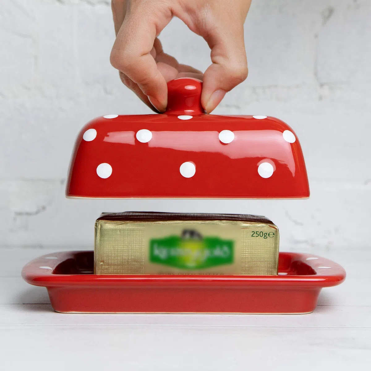 City to Cottage Portaburro con Coperchio Contenitore per Burro in Ceramica in Fantasia a Pois Rosso e Bianco Burriera Realizzata e Dipinta a Mano