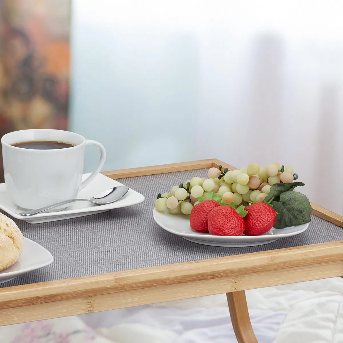 Relaxdays Vassoio Colazione a Letto, Tavolino da Letto Gambe Richiudibili Tavolinetto Bambù 23x60x33 cm, Naturale Grigio
