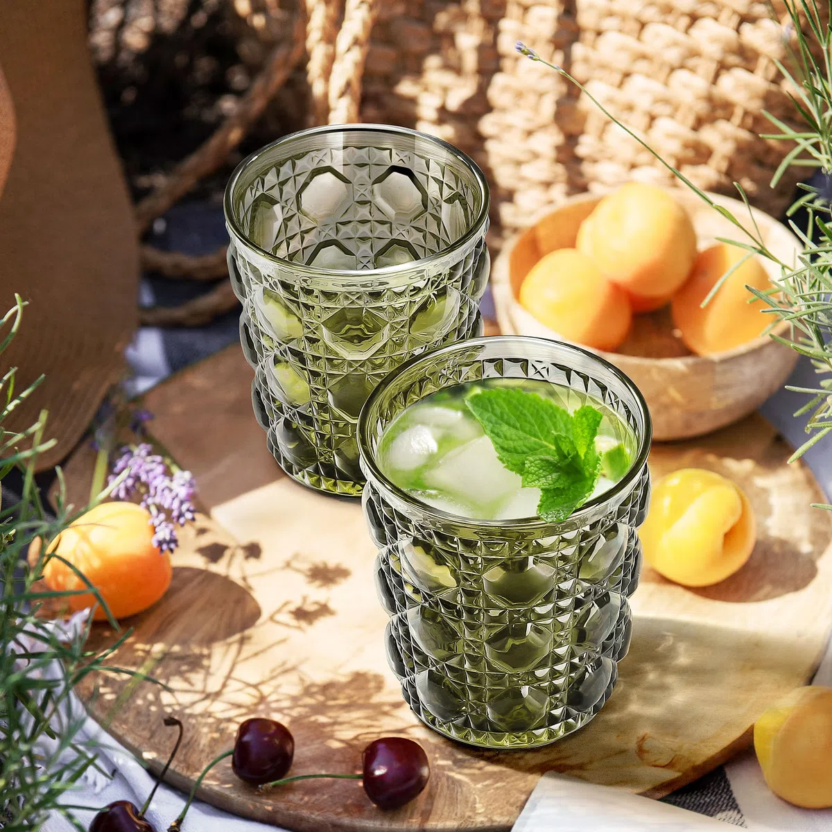 Joeyan 32cl Bicchieri da Acqua in Vetro Colorati, Set di 6 Verde Tumbler Basso con Gemme Rilievo, Design Moderno, Idea Regalo Per Matrimoni, Feste e Casa Nuova, Lavabile in Lavastoviglie