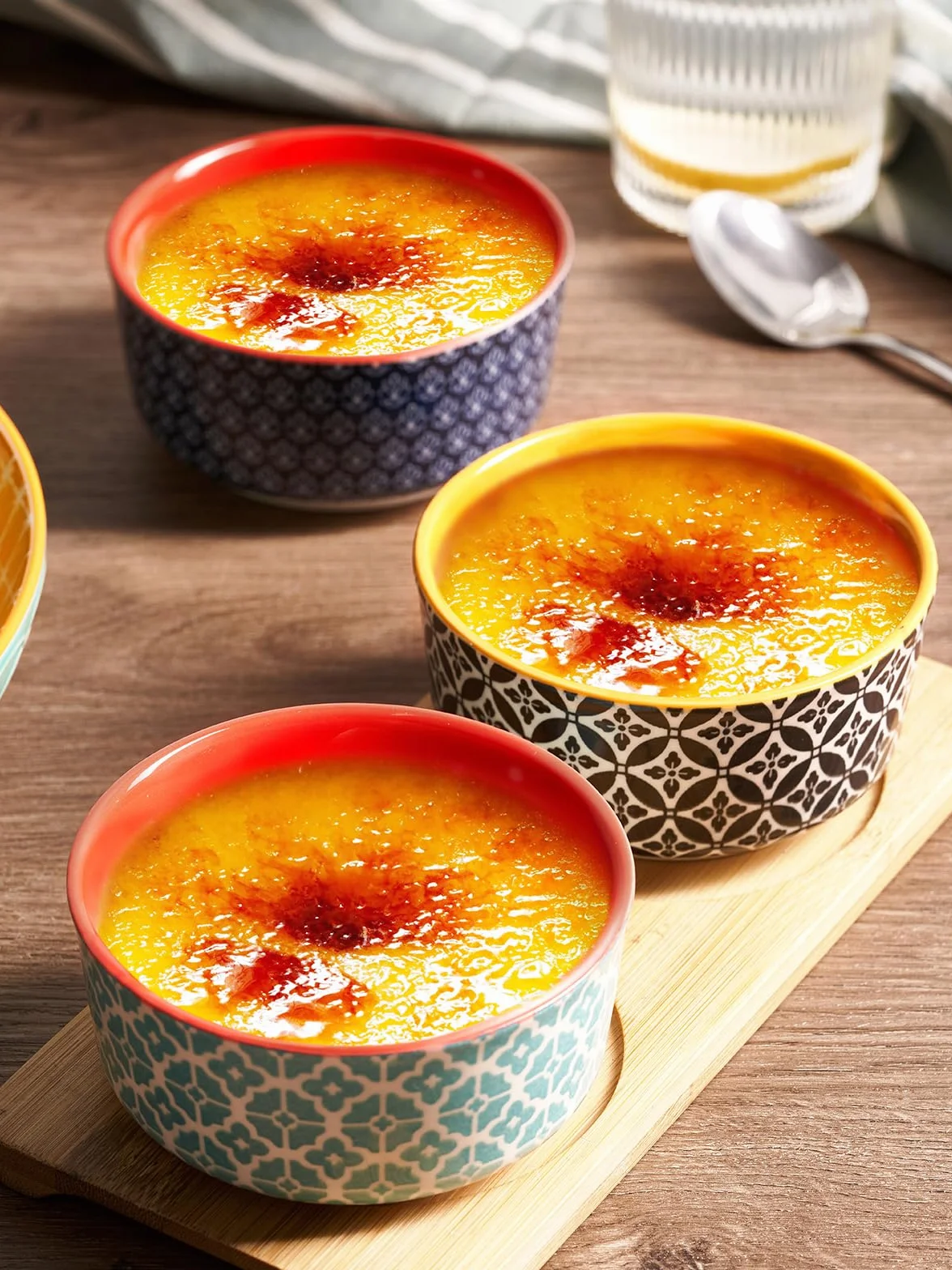 DOWAN Pirottini per Soufflé con Coperchio, 6 X 120 ml Stampi a Prova di Forno per Crème Brulée, Muffin, Mini Ciotola Porcellana per Forno, Salsa, Snack, Fruttoda, Ø 9,0cm-Colori Vivaci