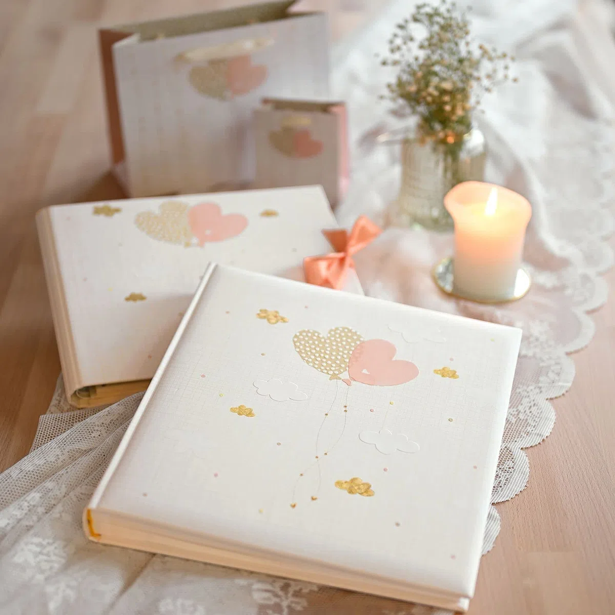 Goldbuch Matrimonio, Turnowsky Design, Foto 60 Pagine Bianche e divisori glassine, Album con Motivo Palloncini a Cuore, Stampa Artistica con goffratura Oro e Rilievo, Carta, 30 x 31 x 4 cm