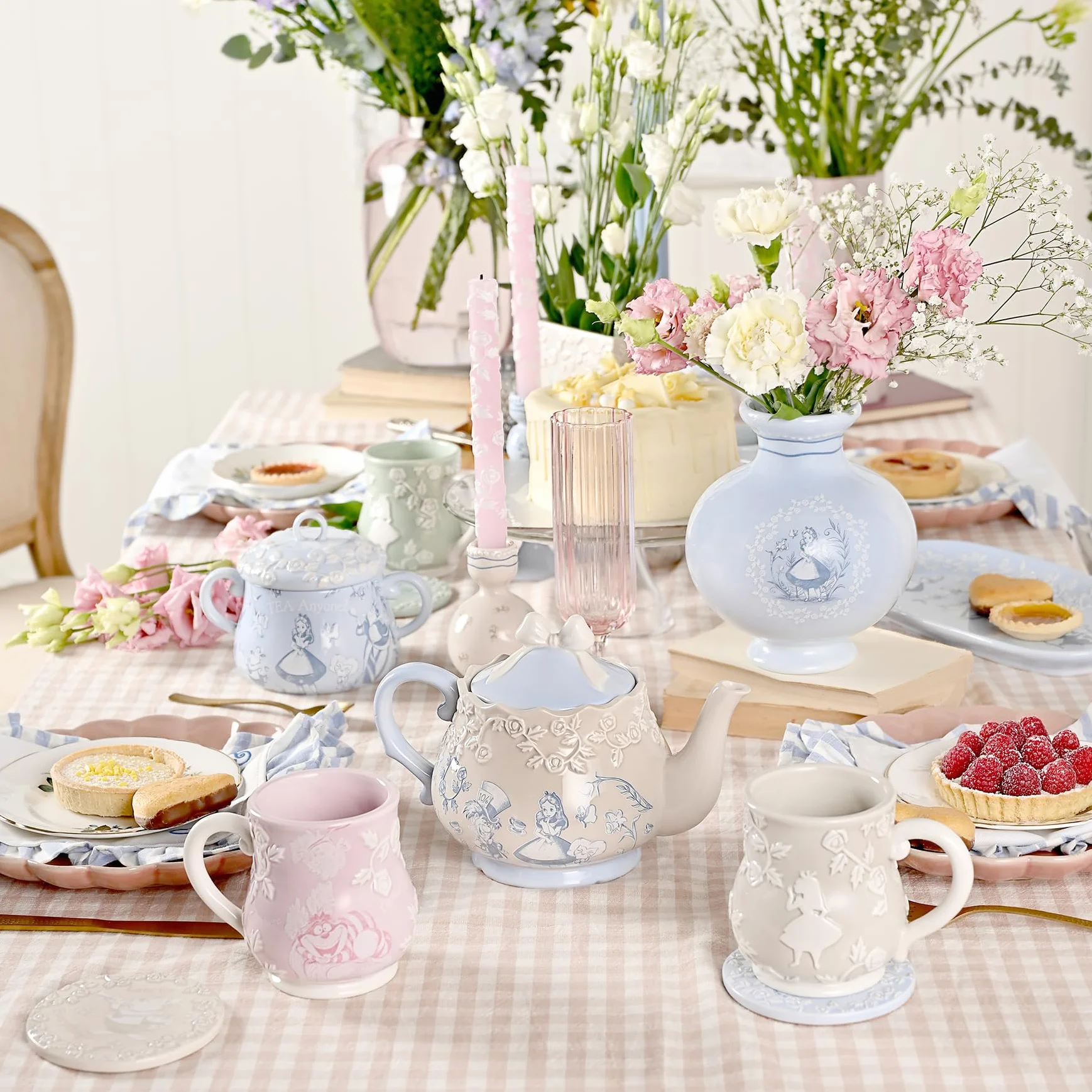 Disney - Alice nel paese delle meraviglie, teiera in ceramica motivo Alice, Cappellaio matto e rose, decorazione per feste in giardino, ospitare, servire e cenare. Altezza: