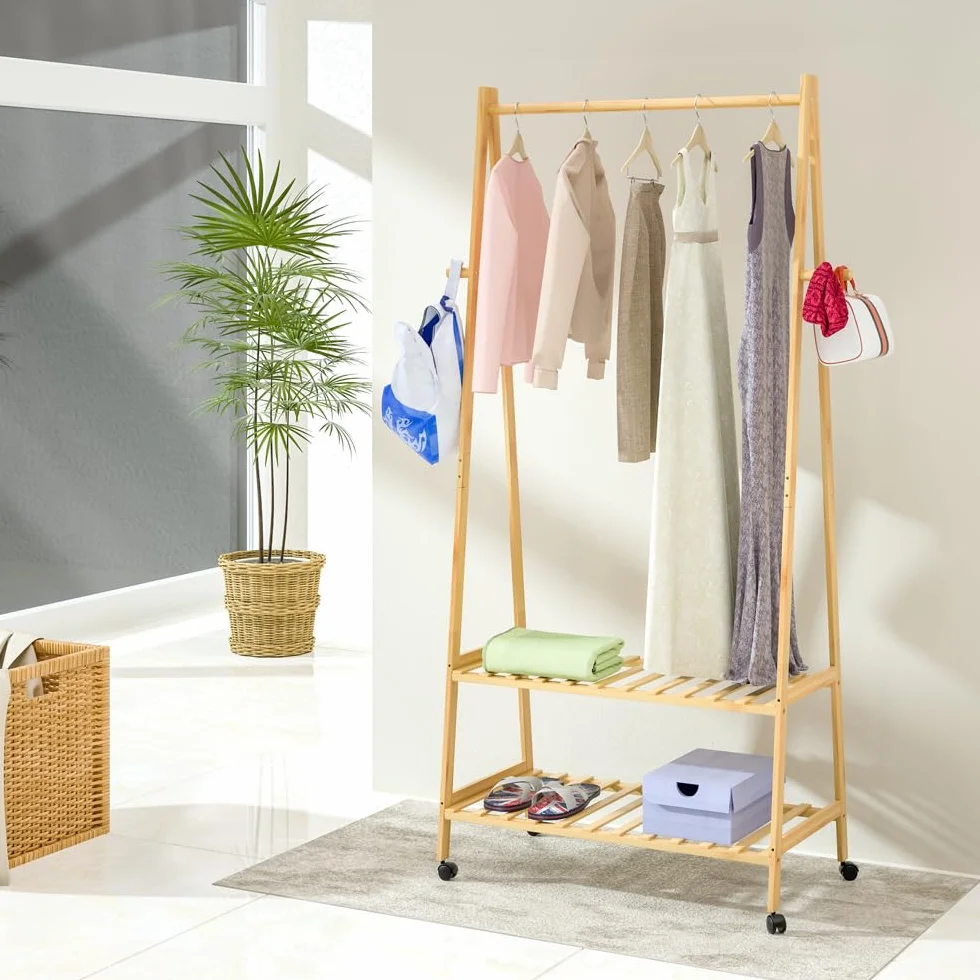 Casaria® Appendiabiti in Legno con Rotelle e Ripiani Attaccapanni Stabile in Bambù incl. 4 Ganci Porta Abiti 155x70cm da Corridoio Portabiti