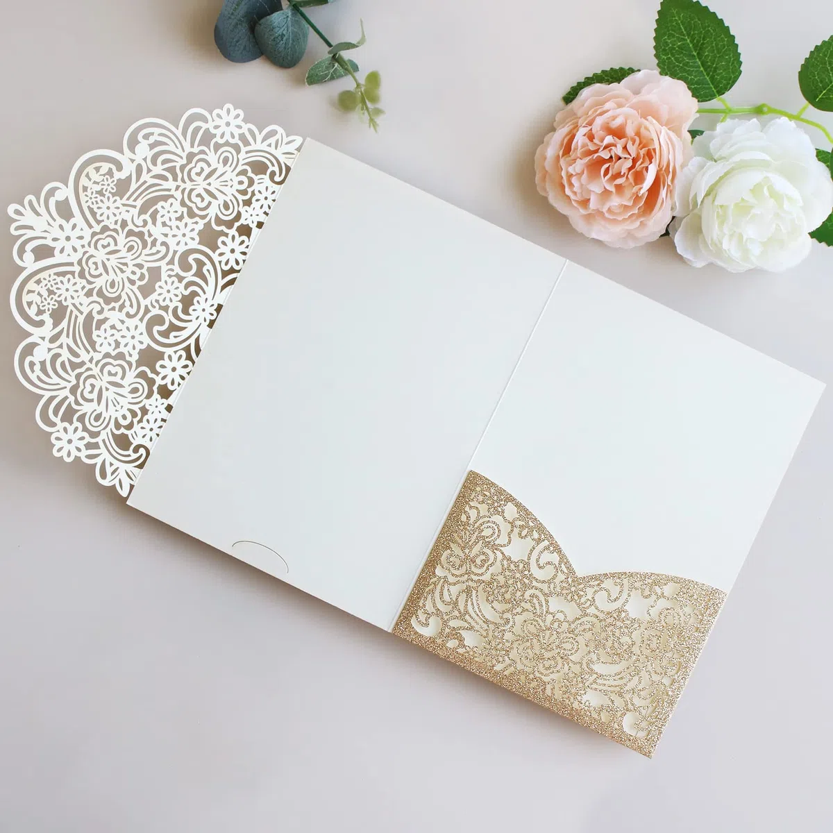 Hosmsua 20pz Oro Glitter Invito di Nozze, Triplo Piegamento Taglio Laser Flora Biglietto d'invito con Cartolina di Conferma e Buste per Matrimonio e Anniversario, Compleanno