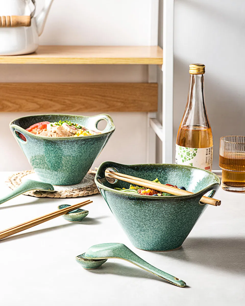 HENXFEN LEAD Ramen - Set di 2 ciotole in ceramica, 780 ml, con bacchetta, cucchiaio e poggia cucchiaio, verde lucido