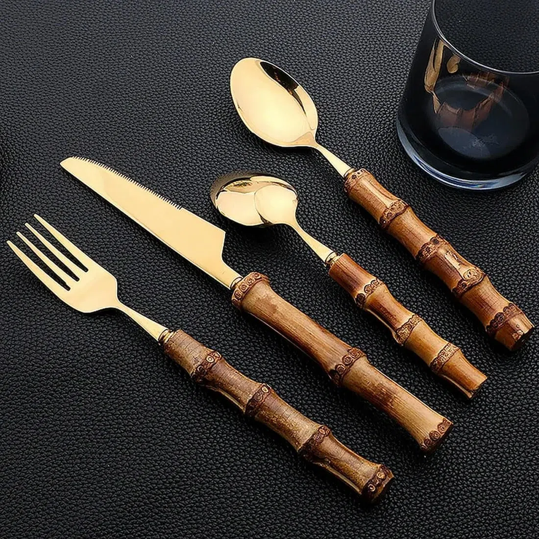 Set di stoviglie da 24 Pezzi Set di Posate in Acciaio Inossidabile con Manico in bambù Set di Posate Stoviglie Coltello da Bistecca Posate