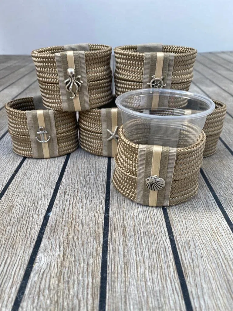 Set di 6 Porta Bicchieri Antivento in Gros Grain Beige, Artigianato Italiano, Resistenti e Unici, per Casa, Barca o Yacht - Dettagli Metallici Diversi per l'Identificazione del bicchiere - La Gomena