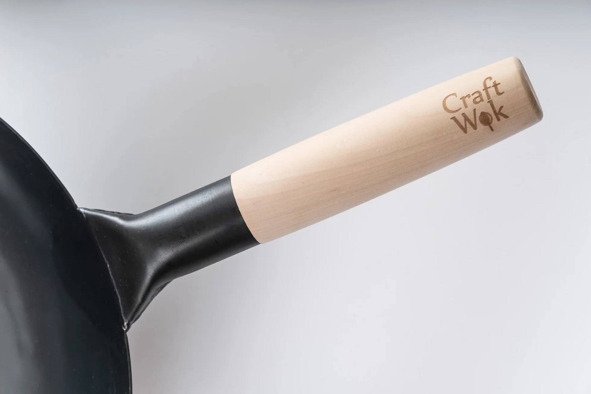 Craft Wok Black13 wok a mano pre-stagionali Pow di acciaio carbone martellato con manico in legno e acciaio (13 pollici, fondo rotondo)